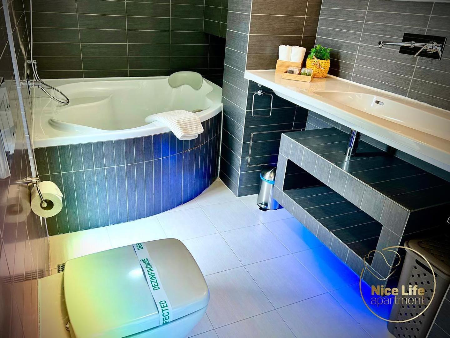 Nice Life - Luxury Apartment In The Old Town. Bratislava Eksteriør bilde